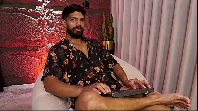 DannSaenz online show from April 14, 1:22 pm