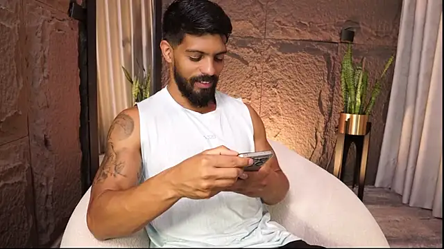 DannSaenz online show from April 4, 2:25 pm