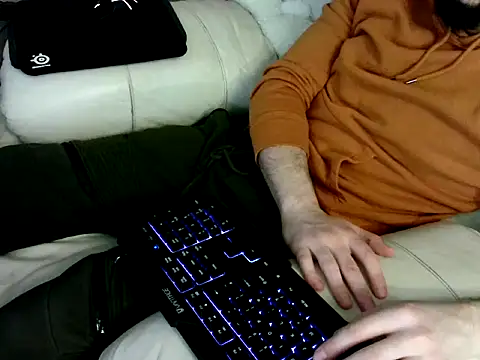 MrStraightDik online show from February 3, 9:30 am