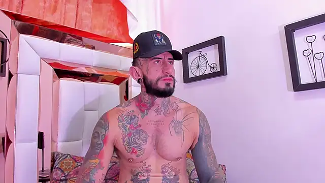 dilan scootk  online show from April 11, 7:28 pm