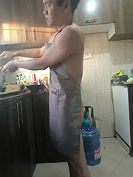 kisstoyousoon2024 online show from February 25, 4:08 pm