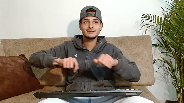 Snapshot of Jeffstyle18 chatting on October 21, 11:40 pm Jeffstyle18 online show from October 21, 11:40 pm
