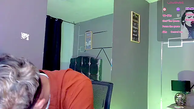 Snapshot of ANDRIUS_24 chatting on December 6, 12:49 pm ANDRIUS 24 online show from December 6, 12:49 pm