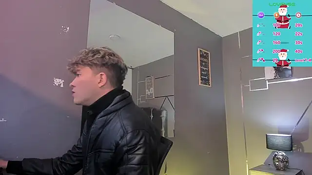 Snapshot of ANDRIUS_24 chatting on December 11, 11:43 am ANDRIUS 24 online show from December 11, 11:43 am