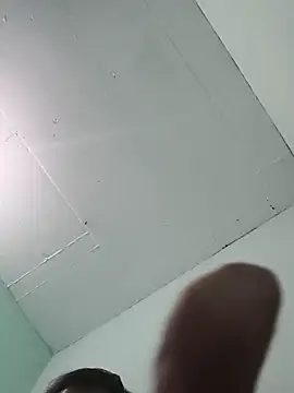 Luisf1267 online show from April 13, 3:40 am