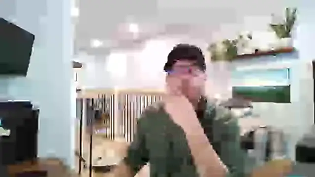 Bigdicktrav902 online show from March 30, 11:33 am