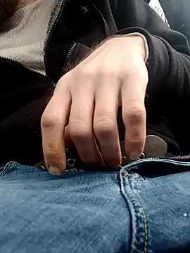 Snapshot of otterlover123 chatting on March 7, 9:59 pm otterlover123 online show from March 7, 9:59 pm