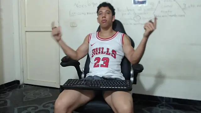 ethan noir online show from February 1, 8:46 am