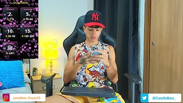  CamiloBass online show from April 5, 7:21 pm