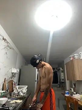 Snapshot of JoanG10 chatting on September 20, 4:01 am JoanG10 online show from September 20, 4:01 am