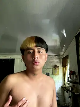 Snapshot of FlpGmz chatting on September 25, 6:18 pm FlpGmz online show from September 25, 6:18 pm