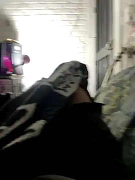 Snapshot of FlpGmz chatting on October 12, 3:33 am FlpGmz online show from October 12, 3:33 am