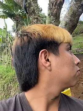 Snapshot of FlpGmz chatting on October 18, 8:25 pm FlpGmz online show from October 18, 8:25 pm