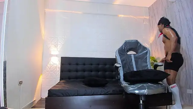 RicoBrown777  online show from December 20, 3:47 am