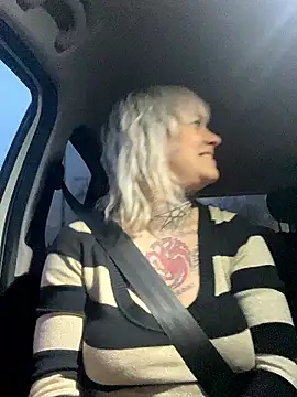 poussichienne online show from January 15, 7:12 am