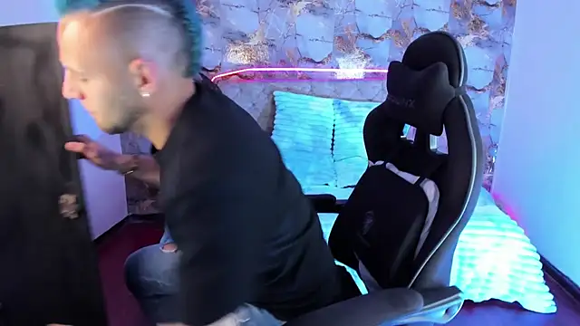 Damon Bakert online show from April 7, 6:08 pm