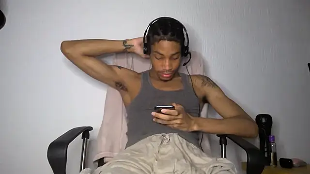 Skinnyblackman online show from June 10, 5:20 am