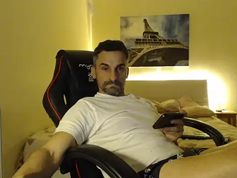 amydamarw online show from February 9, 5:28 pm