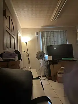 chih515 online show from April 18, 11:59 pm