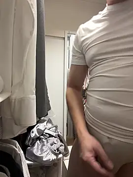 happyending69 online show from December 13, 9:21 pm