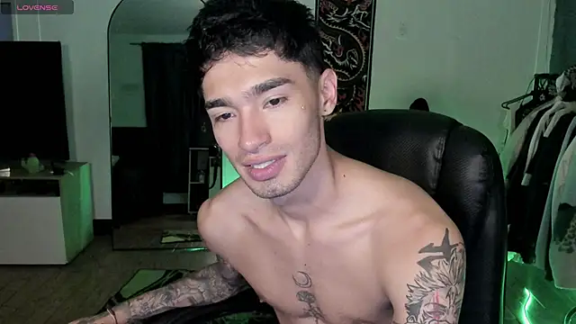 Damon  333 online show from May 28, 4:21 am
