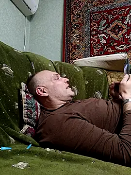 Pineapple04 online show from December 17, 4:35 pm