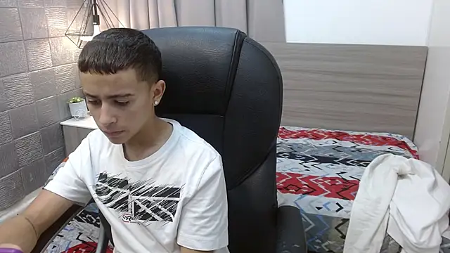 Xavii18 online show from February 13, 2:42 pm