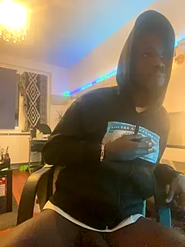 einRowdey online show from November 17, 6:22 pm