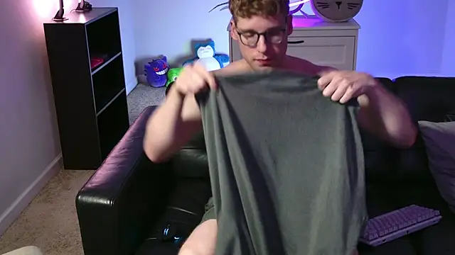 BlueEyedTallGuy94 online show from November 27, 3:10 am