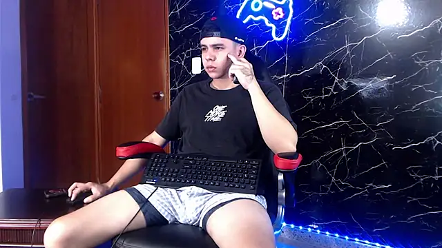 maty hardx online show from December 4, 3:10 pm