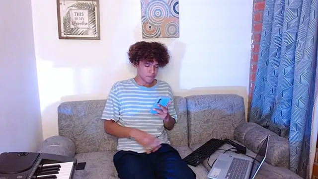 Snapshot of nickolas_moon chatting on January 16, 3:34 am nickolas moon online show from January 16, 3:34 am