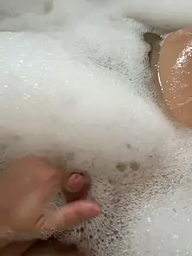 Snapshot of daddybear100 chatting on February 3, 1:19 pm daddybear100 online show from February 3, 1:19 pm