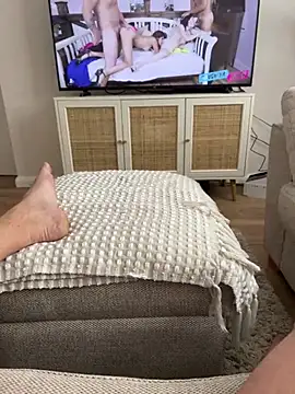 Snapshot of daddybear100 chatting on February 17, 1:31 pm daddybear100 online show from February 17, 1:31 pm