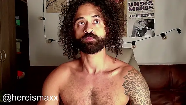 Snapshot of MaxG__ chatting on September 23, 11:59 pm MaxG online show from September 23, 11:59 pm