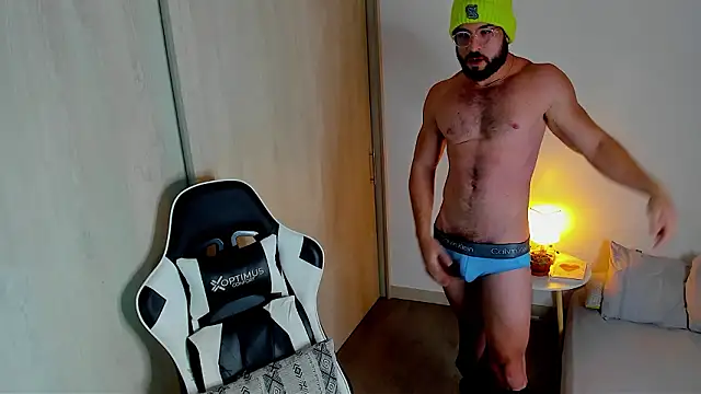 dafboy1 online show from February 15, 1:12 am