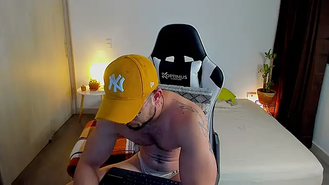 dafboy1 online show from December 16, 11:23 pm