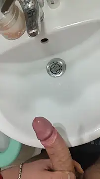 Snapshot of badguylaba chatting on January 29, 3:37 pm badguylaba online show from January 29, 3:37 pm