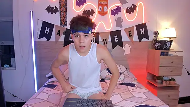 justinbiler online show from October 22, 1:48 pm