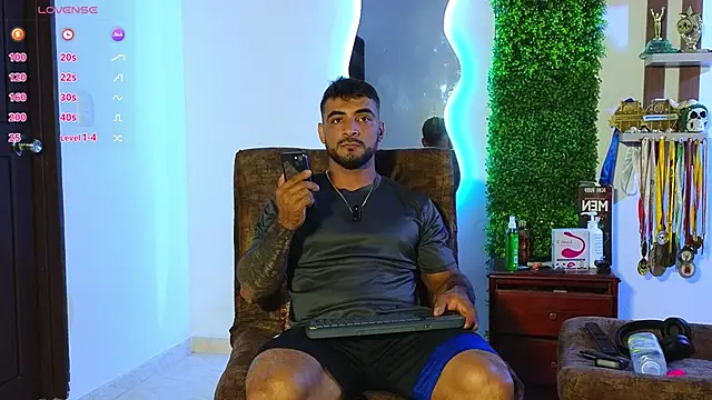 ERIC HARRISON online show from January 10, 2:35 am