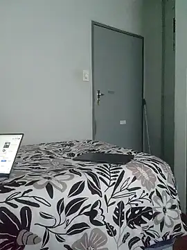 Userio072 online show from February 5, 2:37 pm