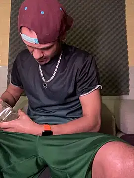 thesummerboy online show from March 21, 7:33 am