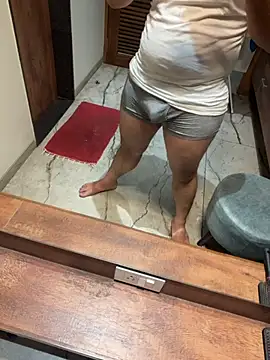 versatile guy01 online show from March 20, 5:39 pm