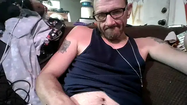 Snapshot of gettinit2wice chatting on October 22, 12:53 pm gettinit2wice online show from October 22, 12:53 pm