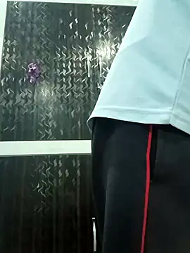 xyrus  online show from December 3, 11:32 am