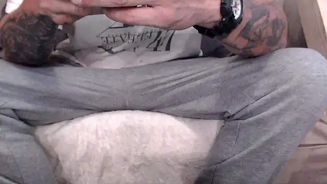 Snapshot of JohnnyKorrupt_ chatting on October 10, 3:11 am JohnnyKorrupt  online show from October 10, 3:11 am