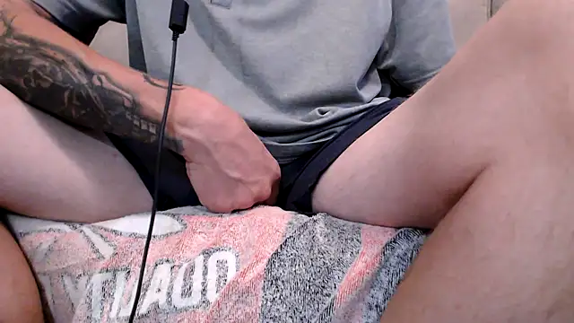 Snapshot of JohnnyKorrupt_ chatting on September 17, 6:47 am JohnnyKorrupt  online show from September 17, 6:47 am