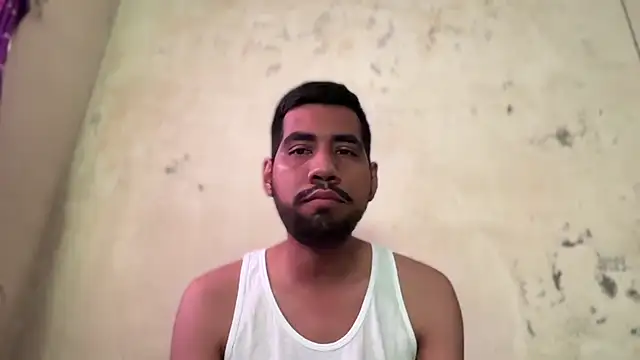 Snapshot of EnriquePersian197 chatting on January 1, 2:20 pm EnriquePersian197 online show from January 1, 2:20 pm