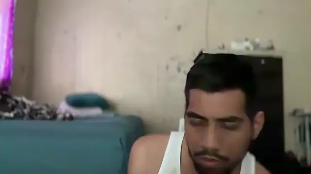 Snapshot of EnriquePersian197 chatting on January 8, 7:03 pm EnriquePersian197 online show from January 8, 7:03 pm