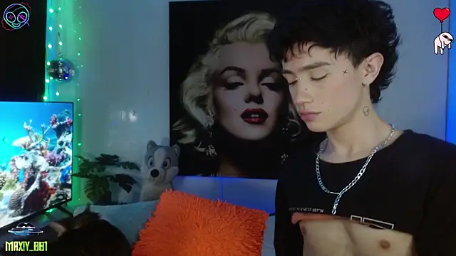 maxiy 001 online show from May 30, 11:16 pm