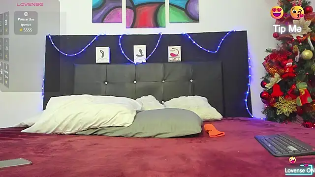 toyboys1 online show from December 4, 4:54 am